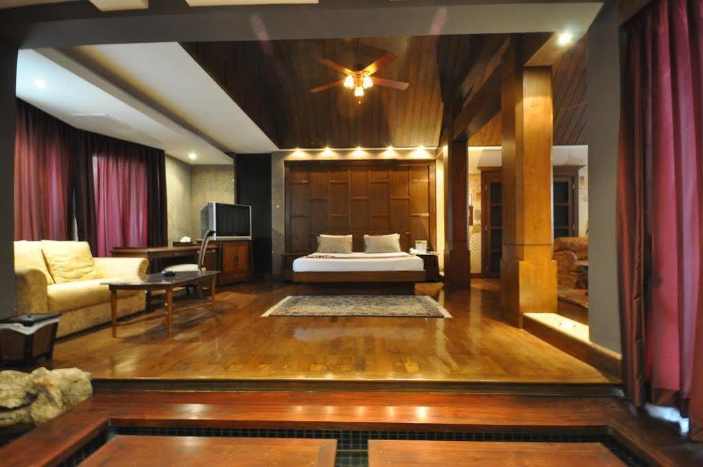 Siam Society Hotel And Resort Bangkok Buitenkant foto